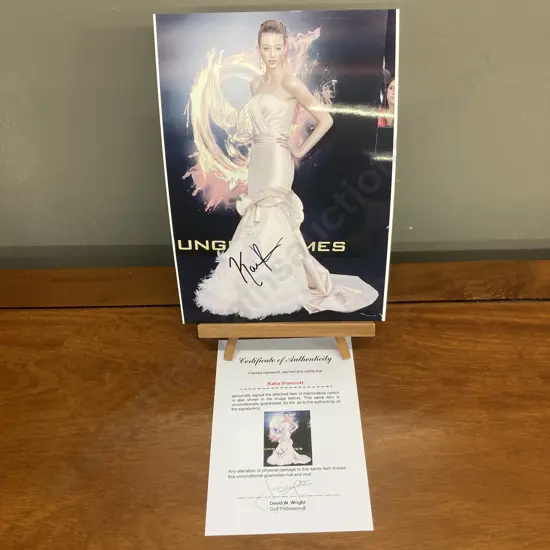 Kalia Prescott "Hunger Games" Signed Picture With Authentication. 30 x 21cm